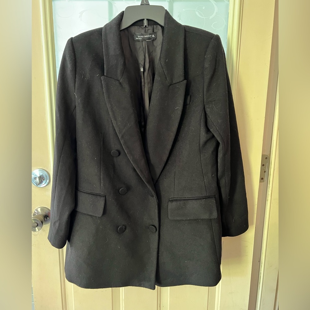 Zara Woman size L wool blend black double breasted blazer. Like new. Wide lapel